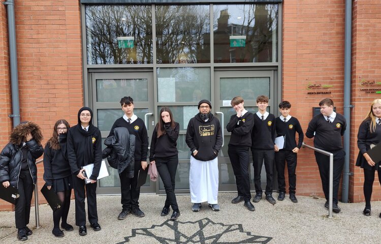 Image of Year 10 GCSE Visit to Masjid-E-Saliheen
